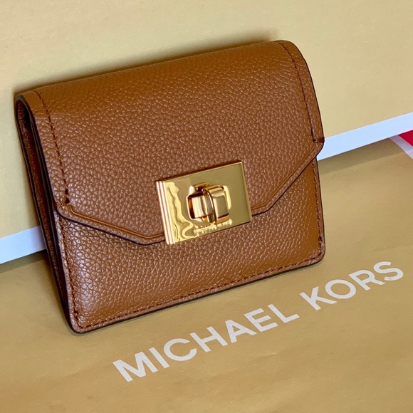 Michael Kors Handbags - Michael Kors Cassie Card Case/ID/Key Holder Wallet